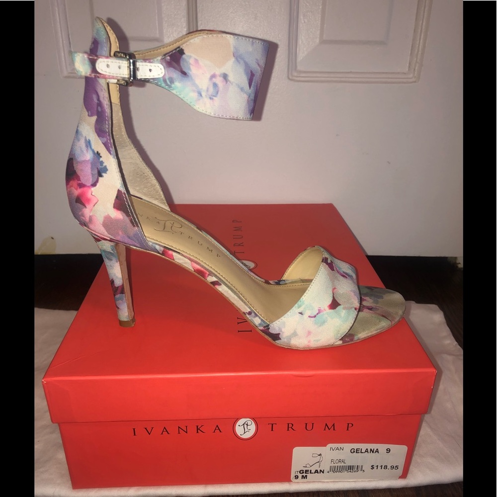 Size 9 floral pumps.